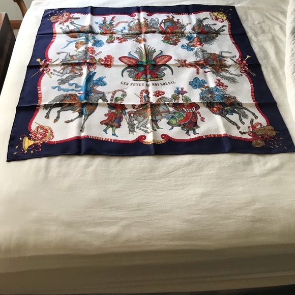 Hermes Accessories - Hermes navy and white silk scarf